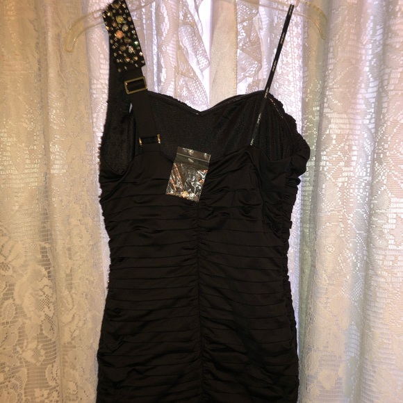 Dress - Picture 5 of 5